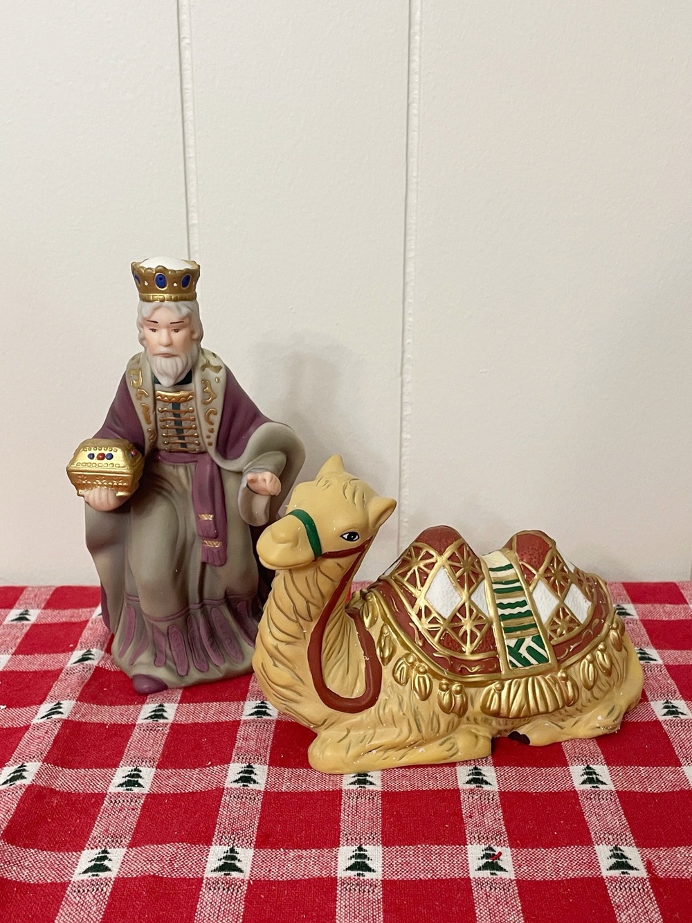 Hawthorne Village Thomas Kinkade King Gaspar and Seated Camel